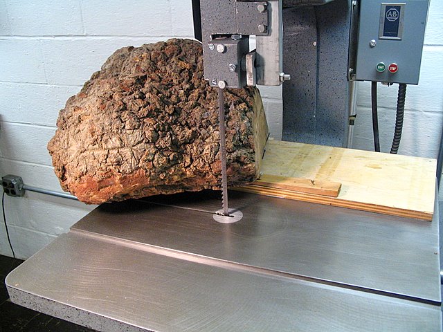 Wedges Stabilize Uneven Burl